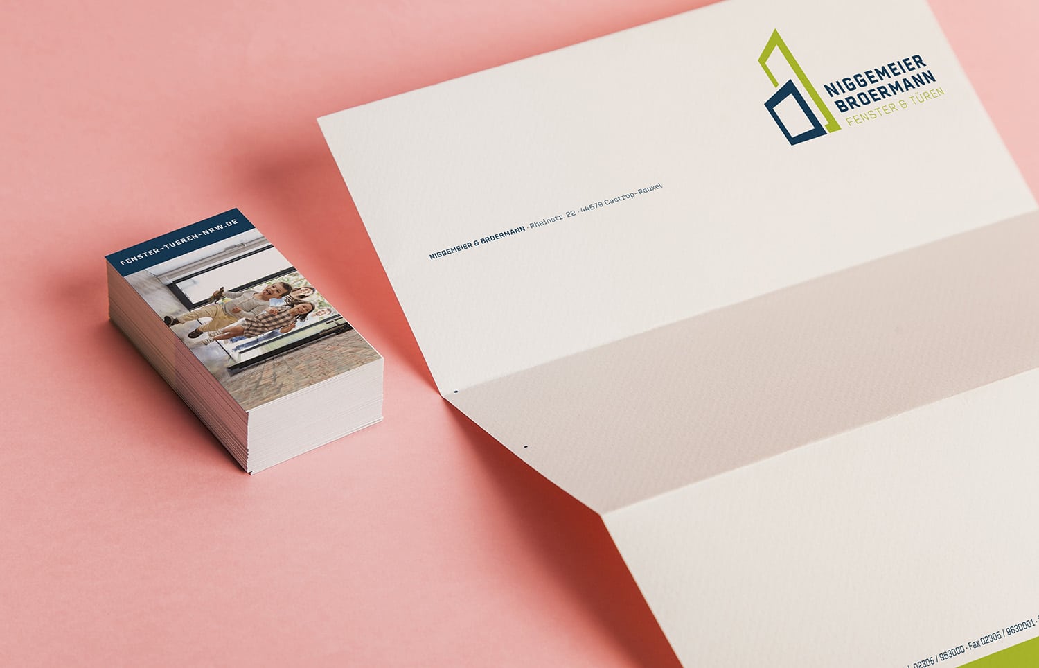 nb-geschaeftspapiere-mockup Layout Briefbogen und Visitenkarte